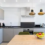 וילה Luxury House With Jacuzzi And Wellness Centre, Hus 16 מאלגה