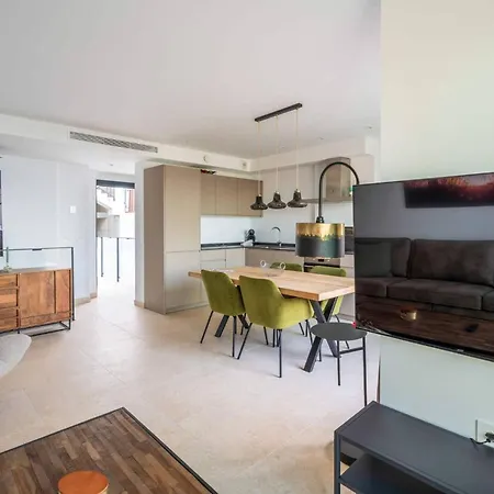 וילה Luxury House With Jacuzzi And Wellness Centre, Hus 16
