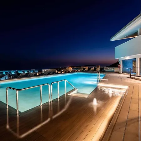 Villa Luxury House With Jacuzzi And Wellness Centre, Hus 16 *